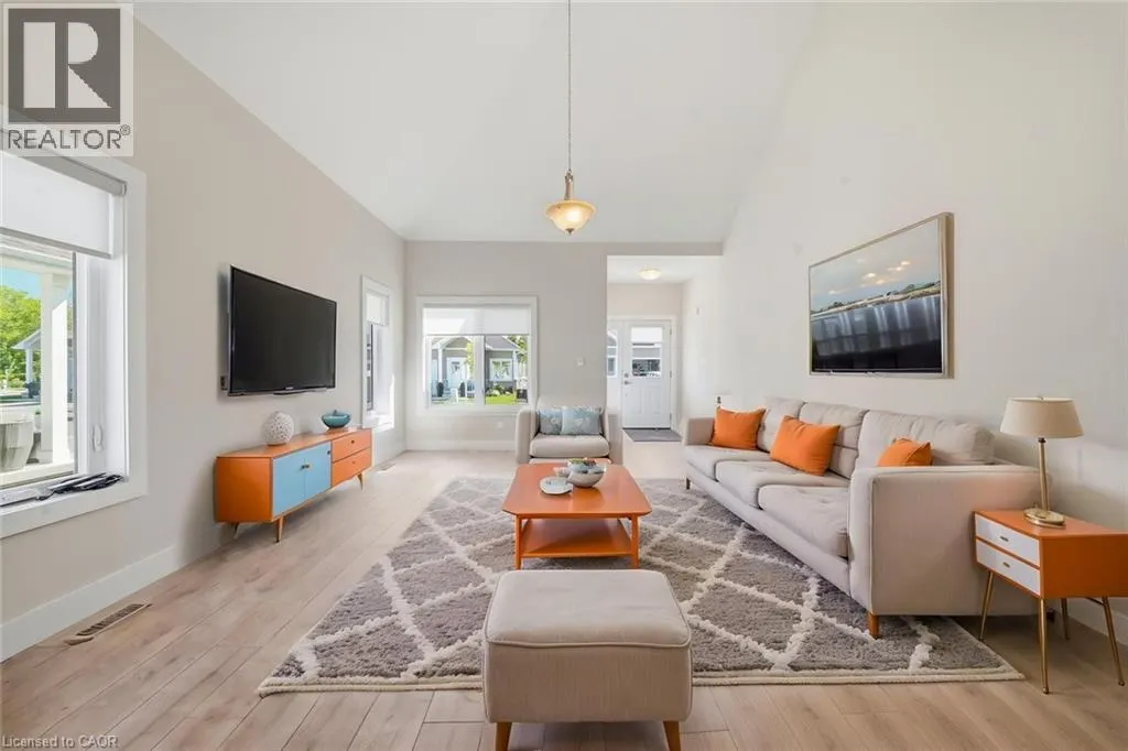 744 NELSON Street W Unit# 10 #10