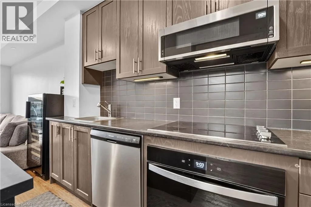 461 GREEN Road Unit# 205 #205