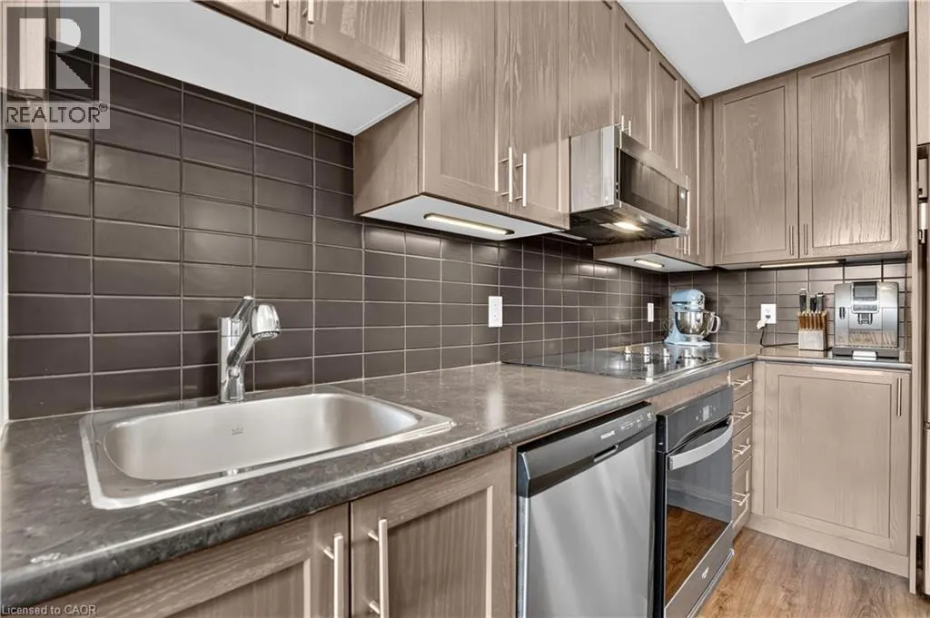 461 GREEN Road Unit# 205 #205