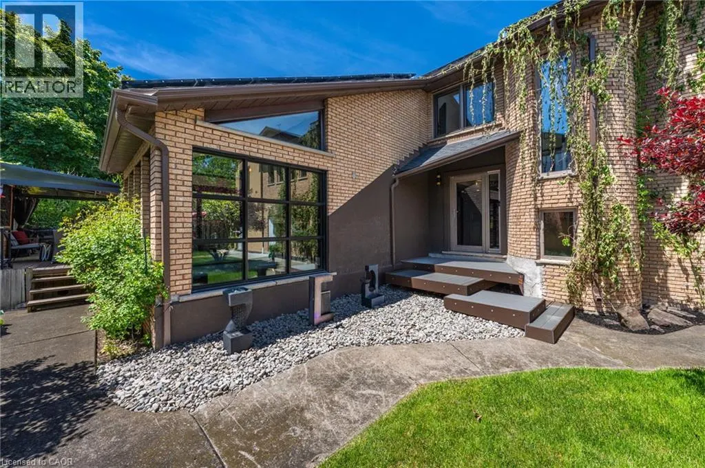 36 LAKEVIEW Drive