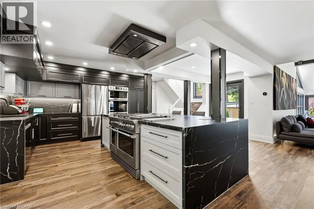 36 LAKEVIEW Drive