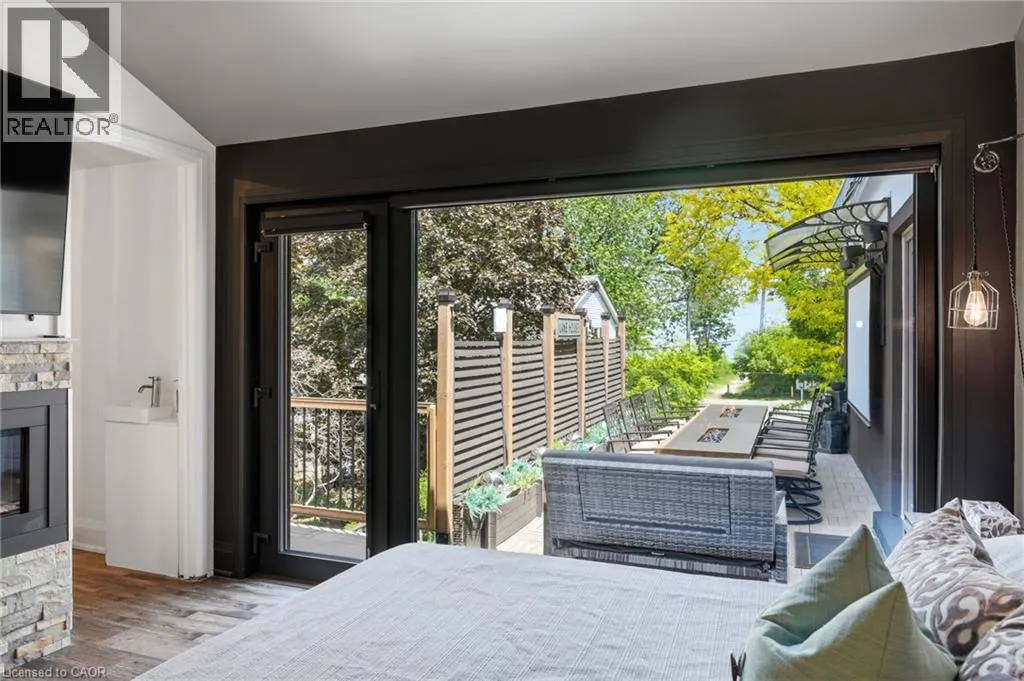 36 LAKEVIEW Drive