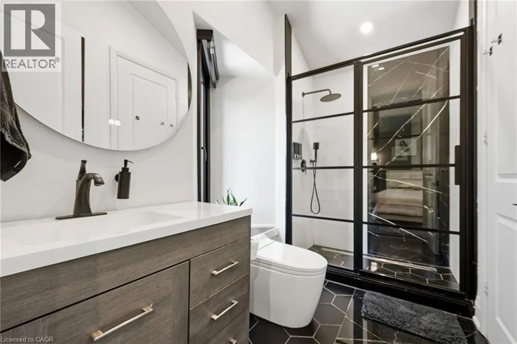 36 LAKEVIEW Drive