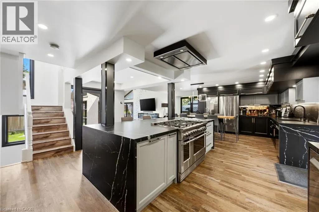 36 LAKEVIEW Drive