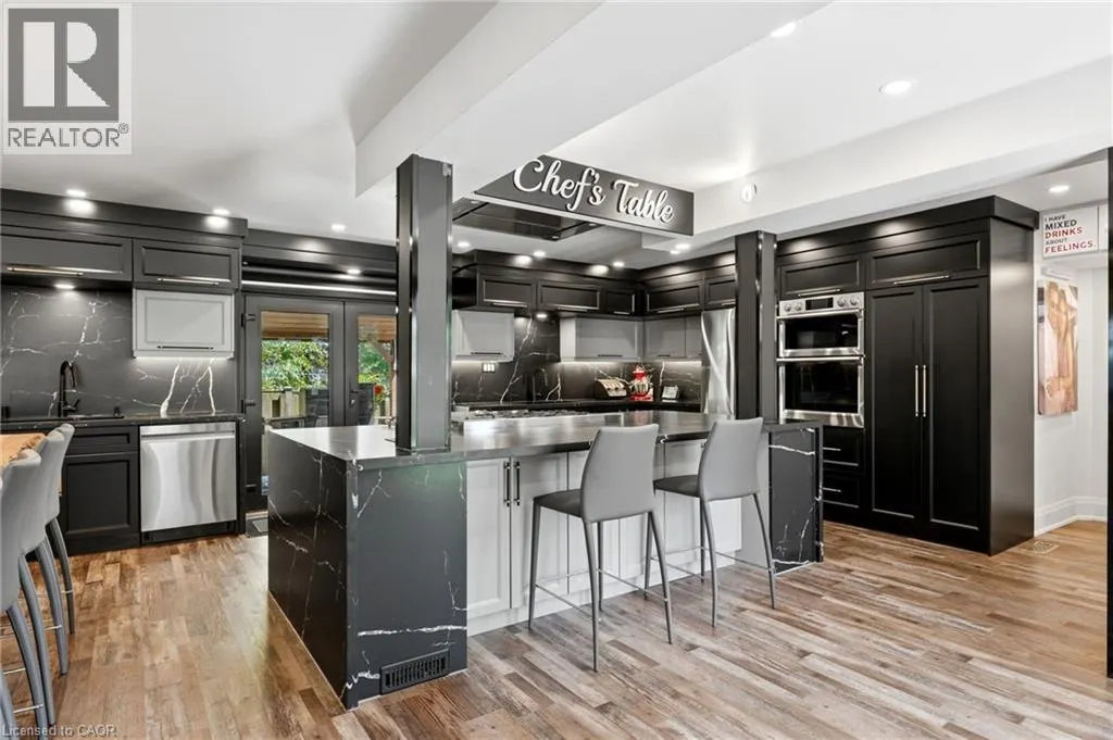 36 LAKEVIEW Drive