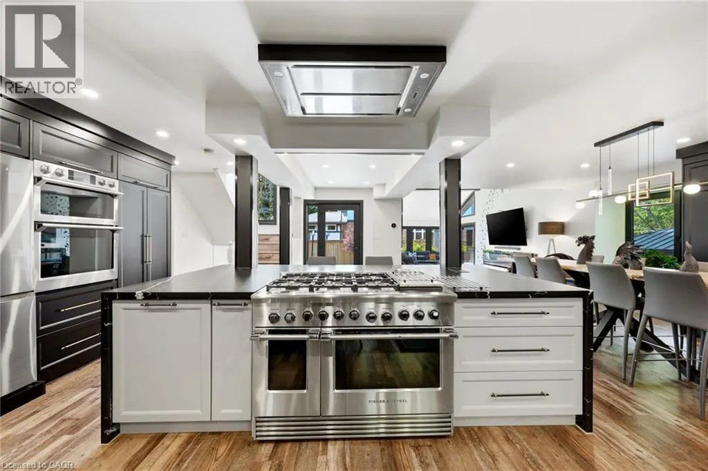 36 LAKEVIEW Drive