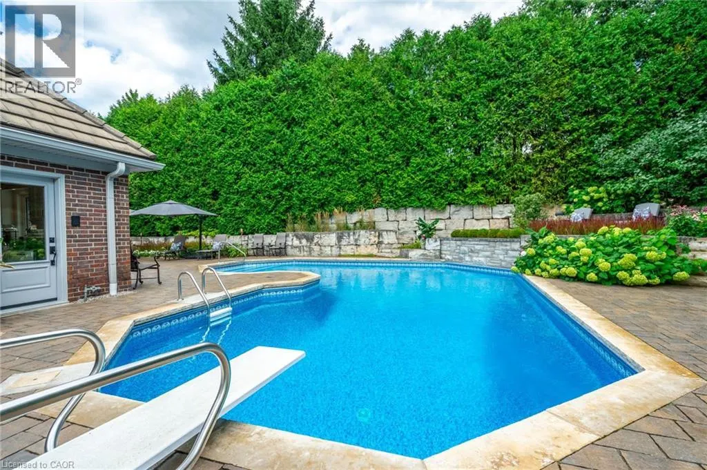 45 PEPPERTREE Crescent
