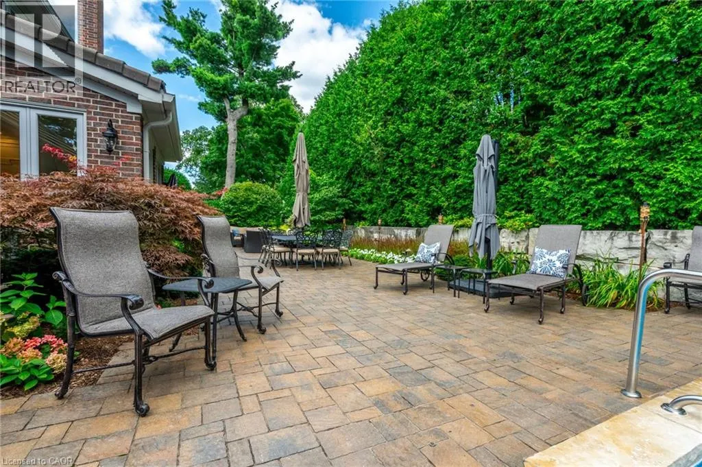 45 PEPPERTREE Crescent
