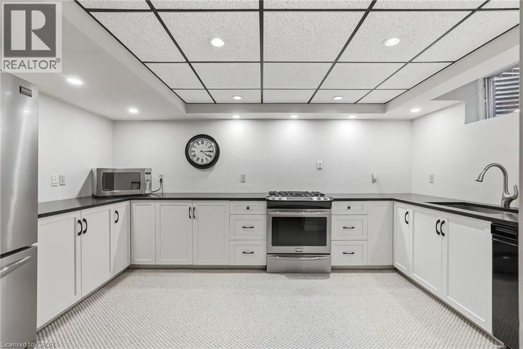 45 PEPPERTREE Crescent