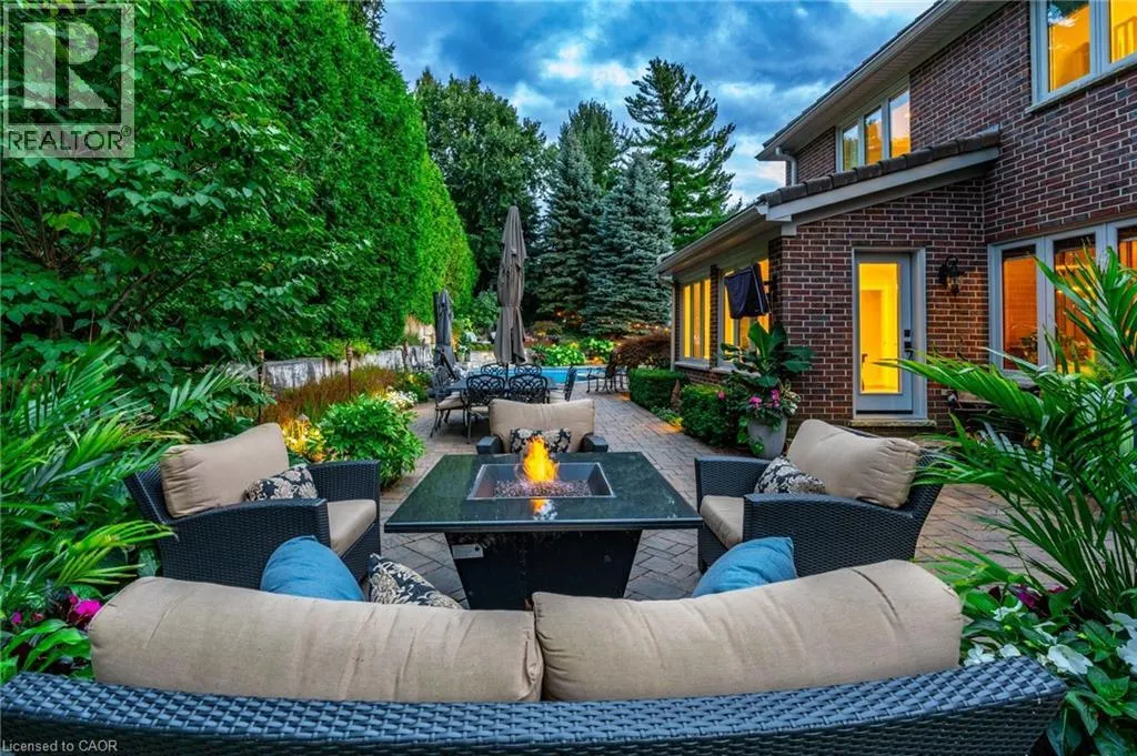 45 PEPPERTREE Crescent