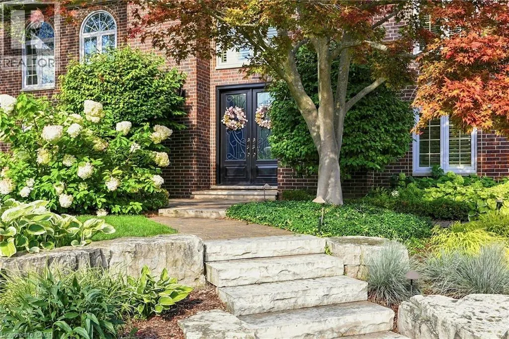 45 PEPPERTREE Crescent