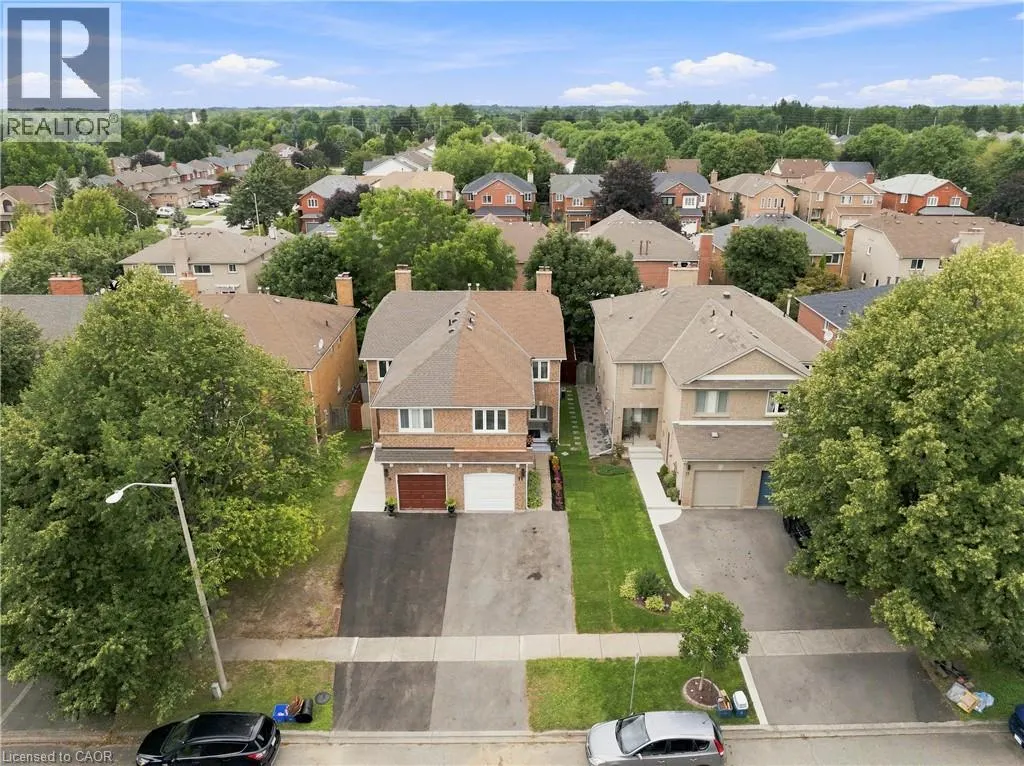 11 WAKEFIELD Lane
