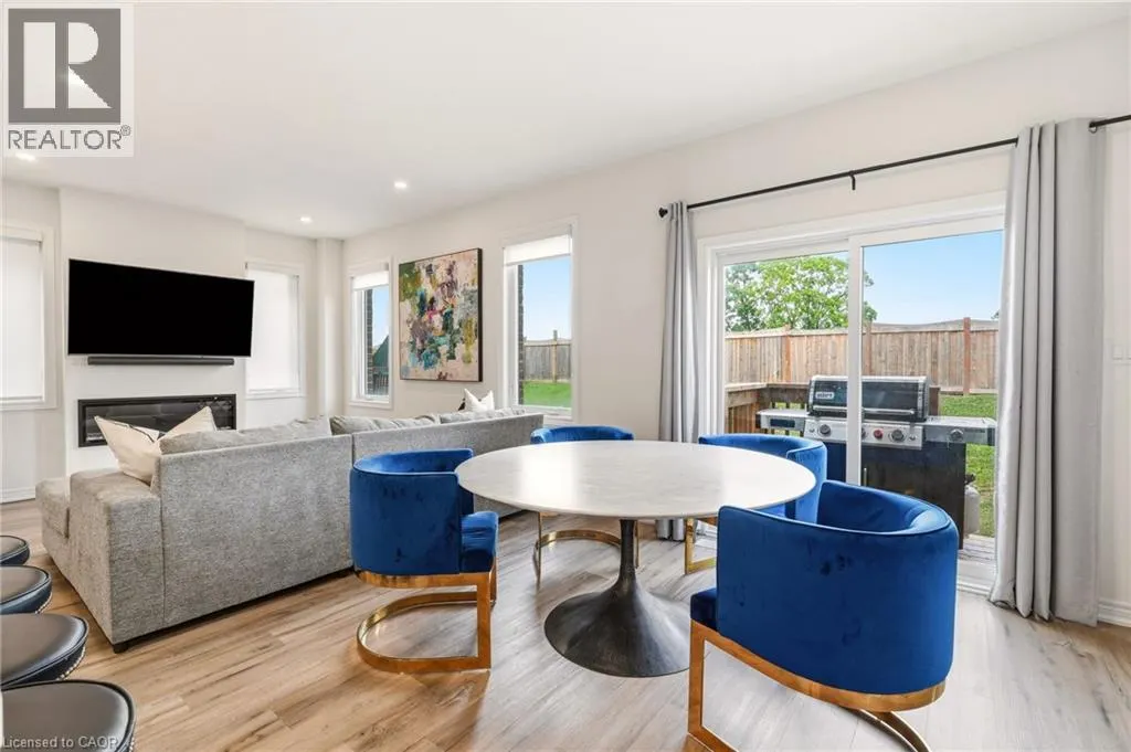 67 PINOT Crescent