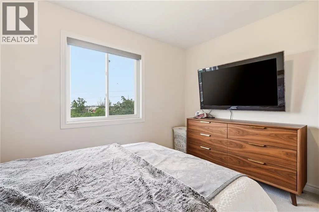 67 PINOT Crescent