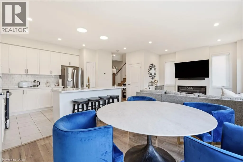 67 PINOT Crescent