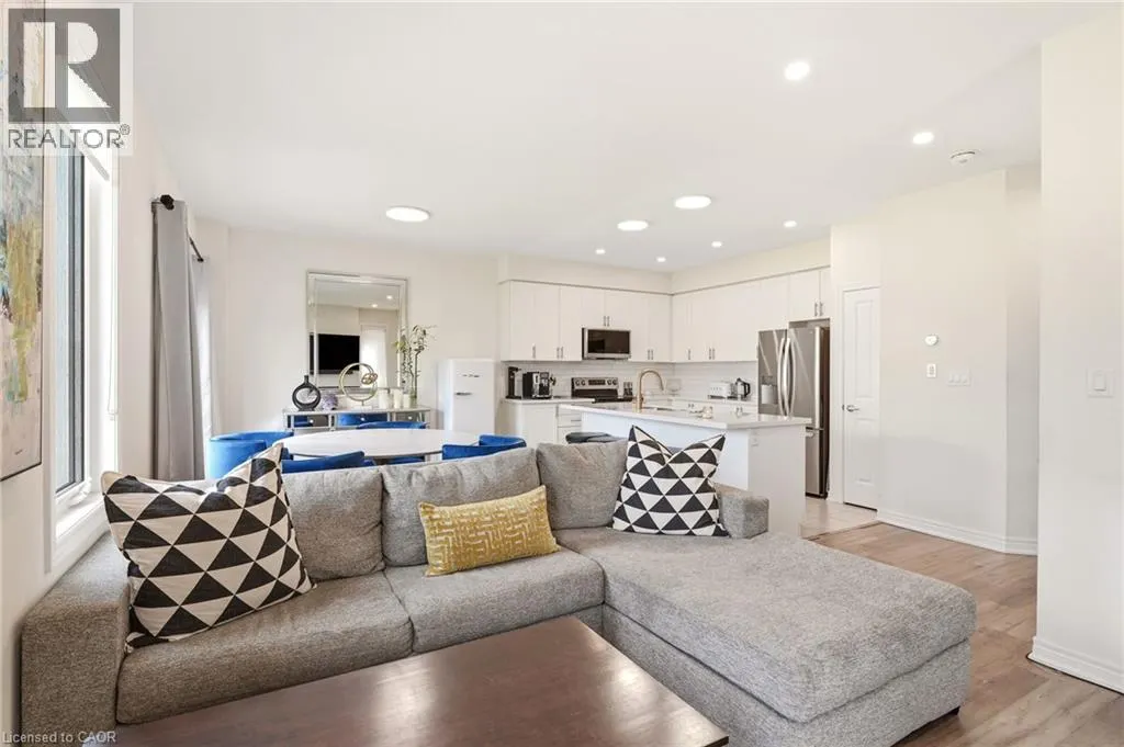 67 PINOT Crescent