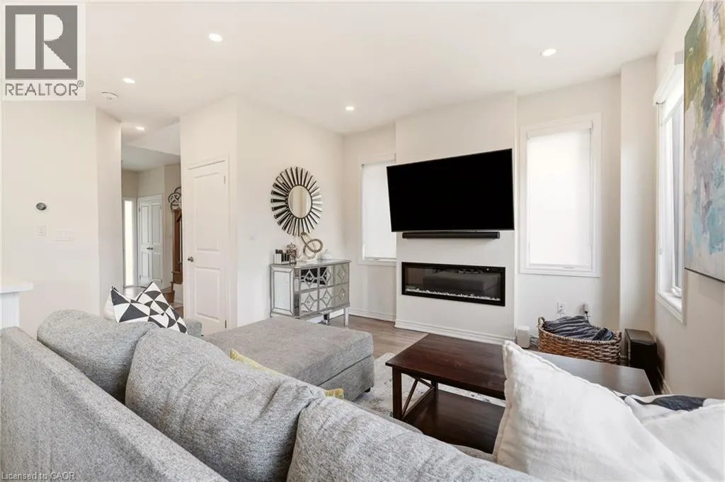 67 PINOT Crescent
