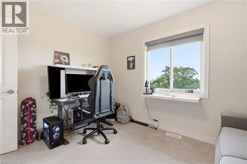 67 PINOT Crescent