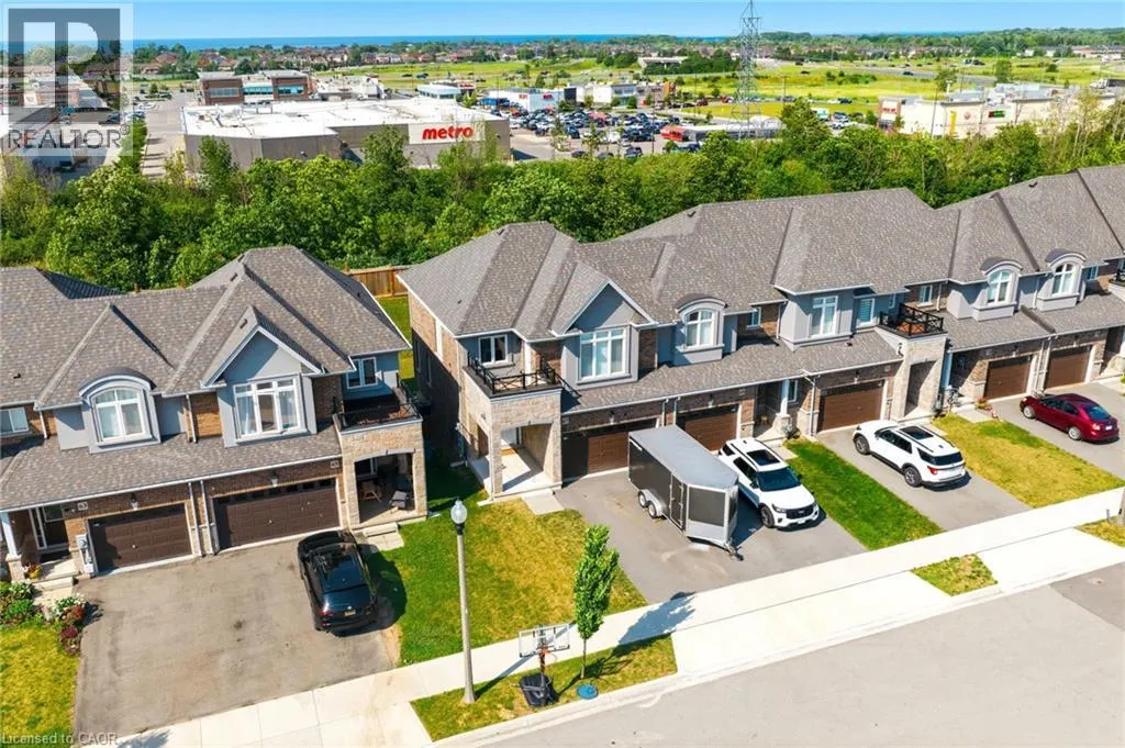 67 PINOT Crescent