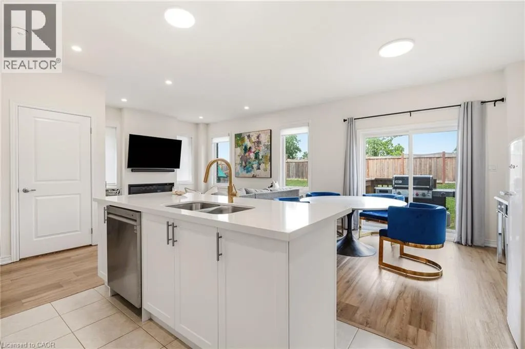 67 PINOT Crescent