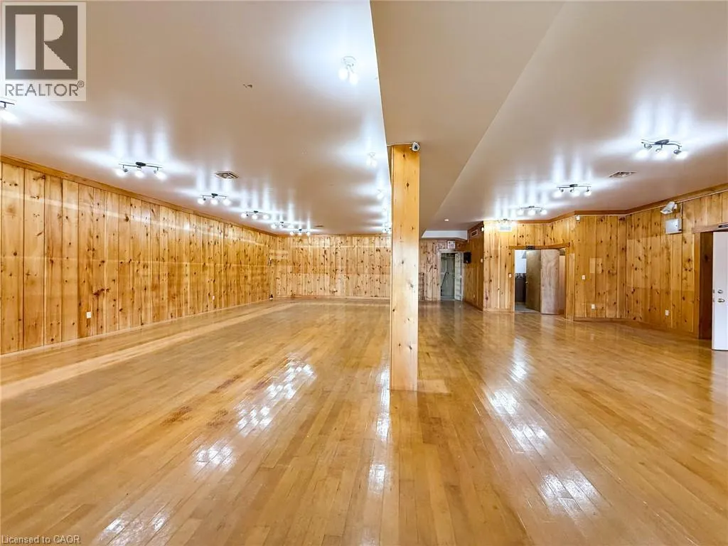 316 QUEENSWAY W