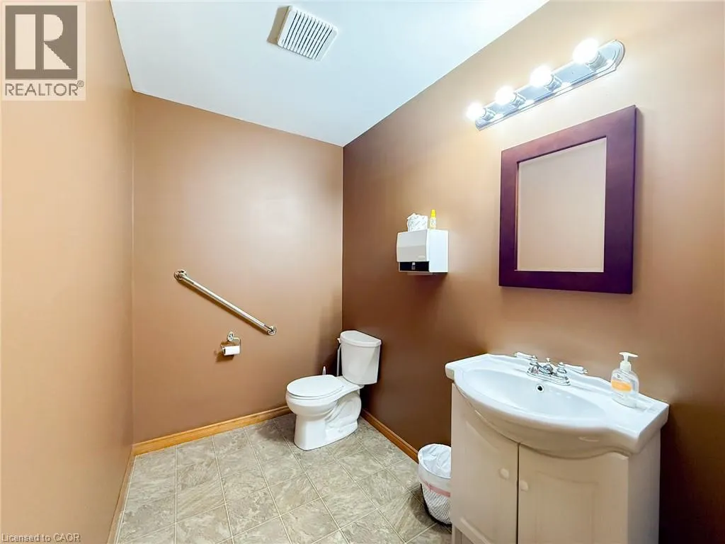 316 QUEENSWAY W