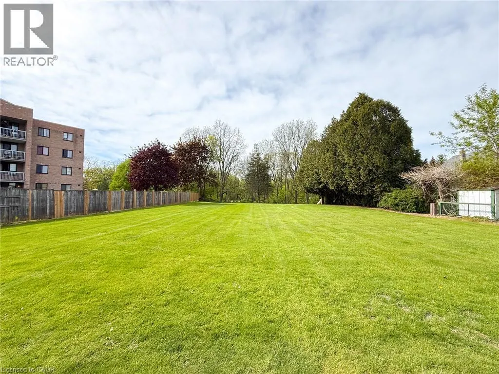 316 QUEENSWAY W