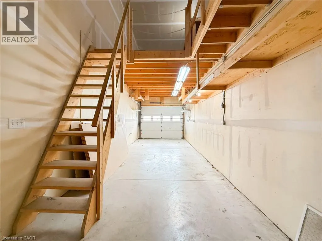316 QUEENSWAY W