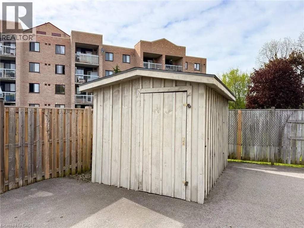 316 QUEENSWAY W
