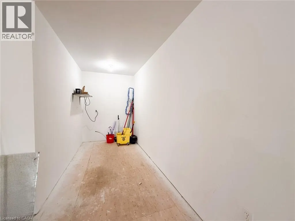 316 QUEENSWAY W