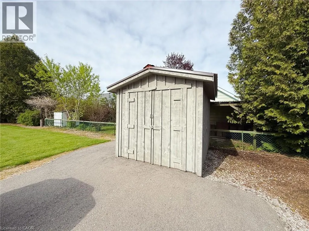 316 QUEENSWAY W
