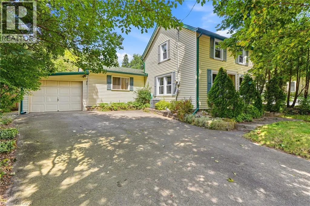 361 DUNDAS Street E