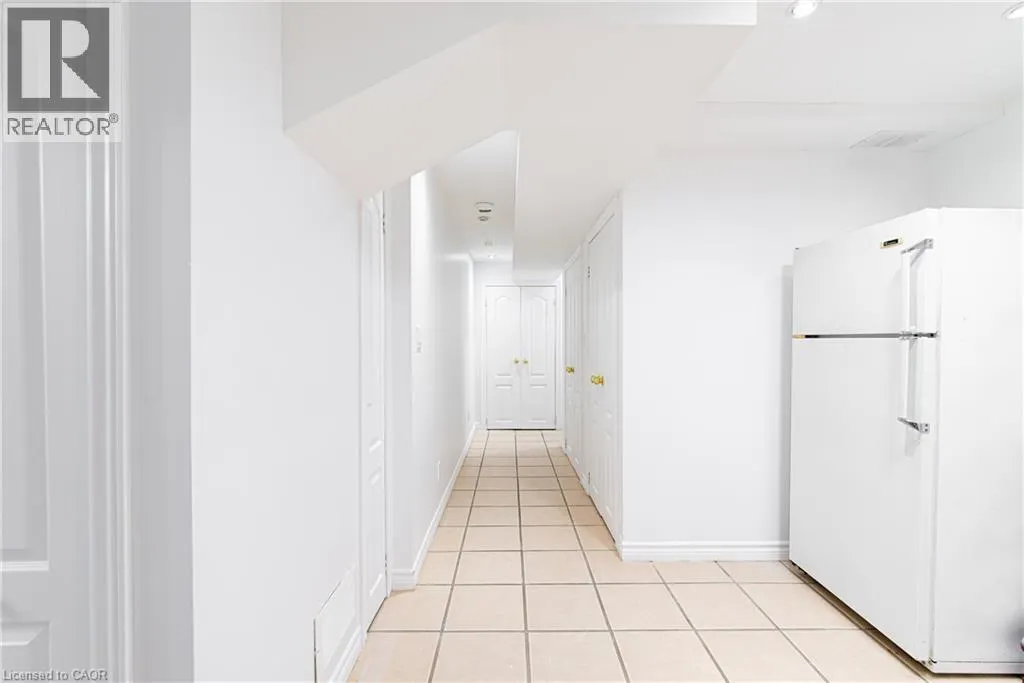 119 SUMMERS Drive Unit# Room E #Room E