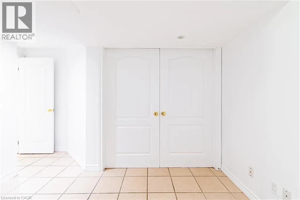 119 SUMMERS Drive Unit# Room E #Room E