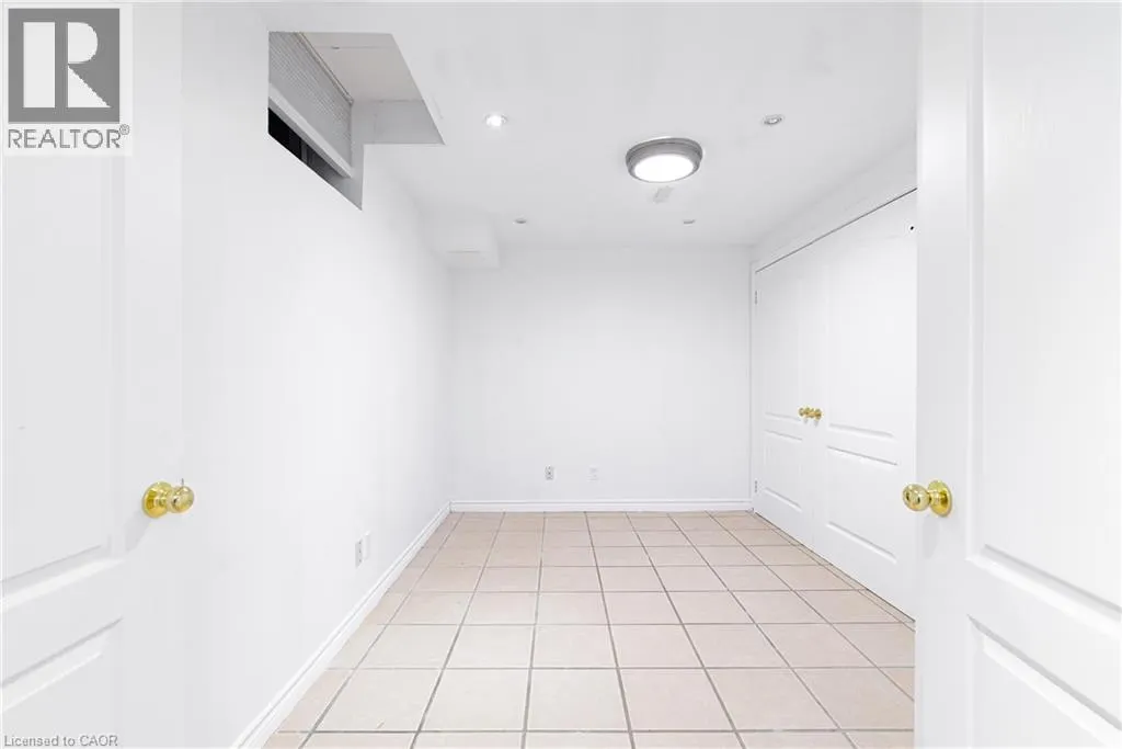119 SUMMERS Drive Unit# Room E #Room E