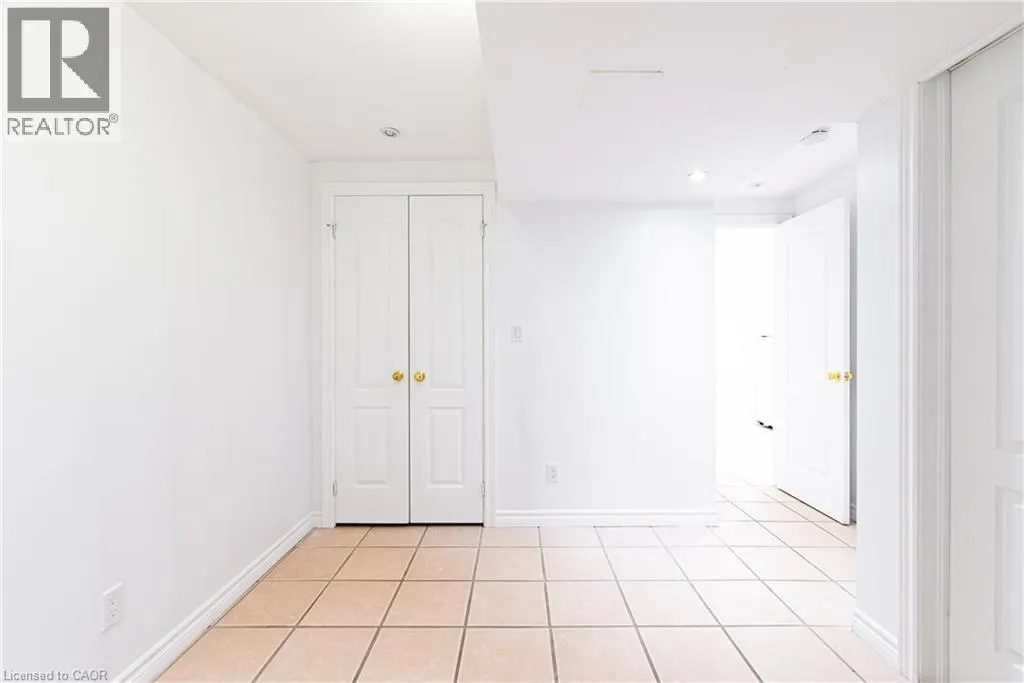 119 SUMMERS Drive Unit# Room E #Room E