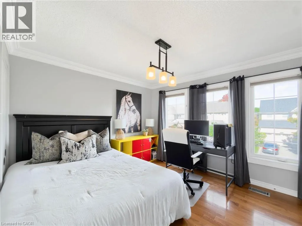1396 THORNCREST Crescent