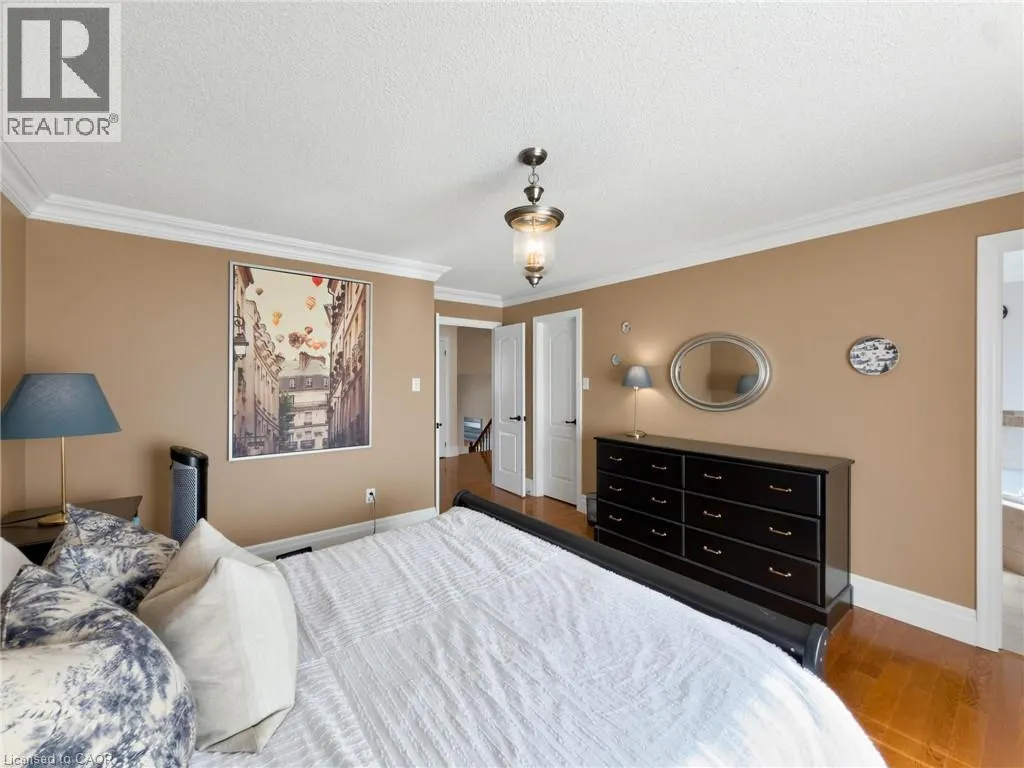 1396 THORNCREST Crescent