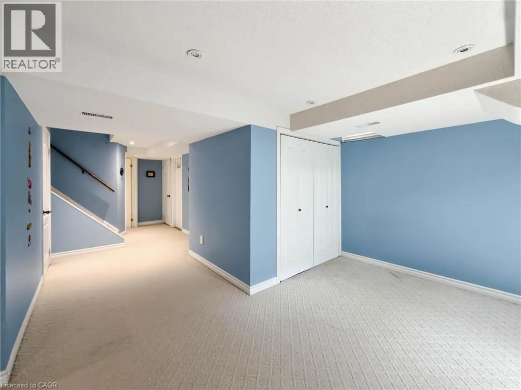 1396 THORNCREST Crescent