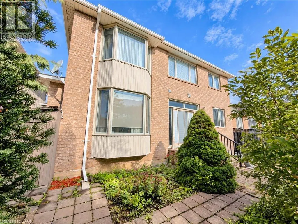 1396 THORNCREST Crescent