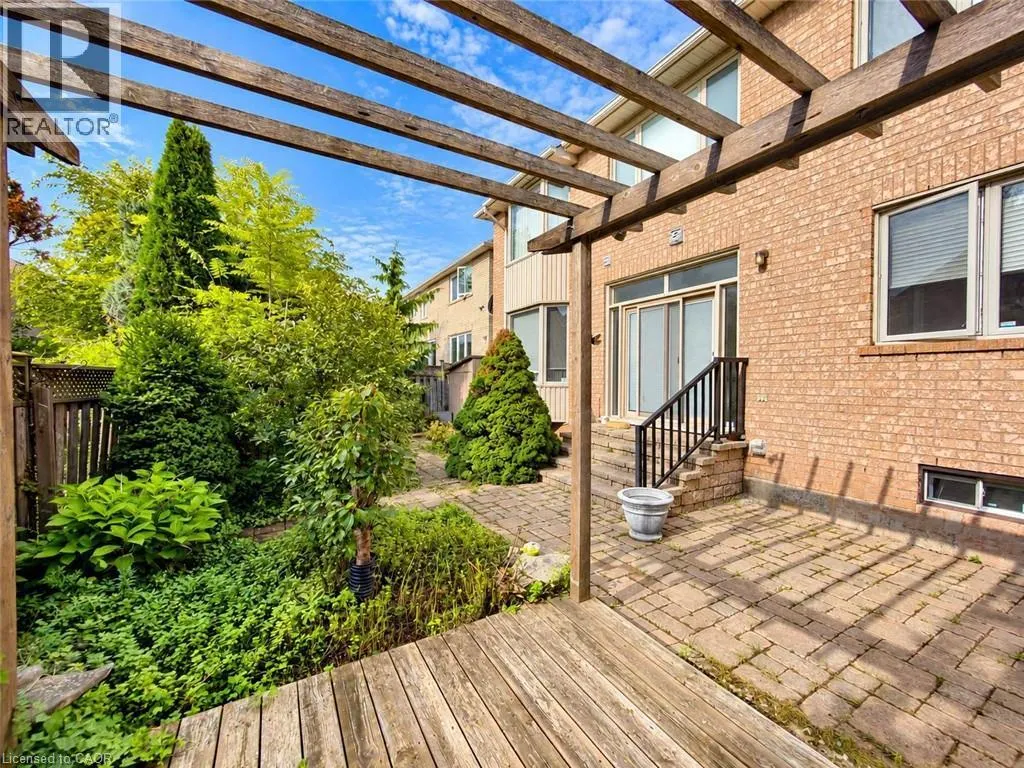 1396 THORNCREST Crescent
