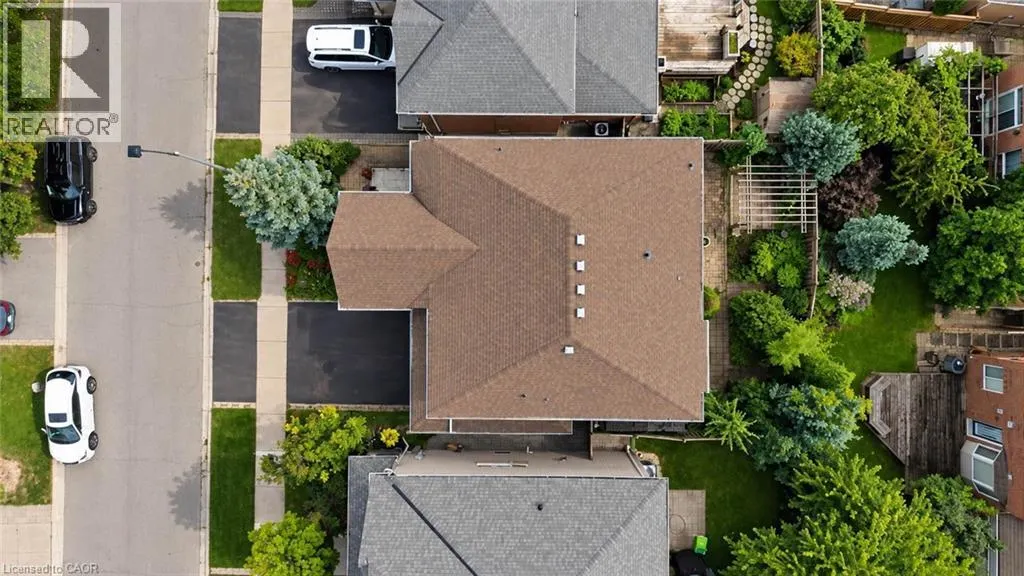 1396 THORNCREST Crescent