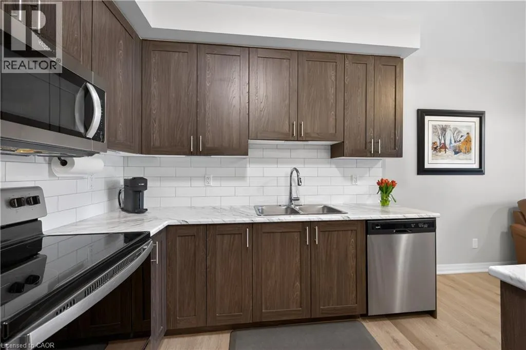 5 HAMILTON Street N Unit# 209 #209