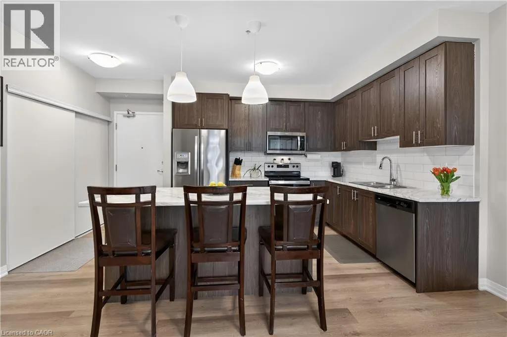 5 HAMILTON Street N Unit# 209 #209