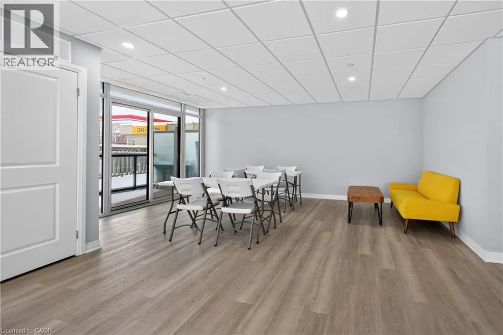 5 HAMILTON Street N Unit# 209 #209