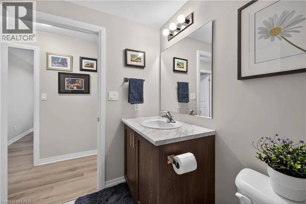 5 HAMILTON Street N Unit# 209 #209