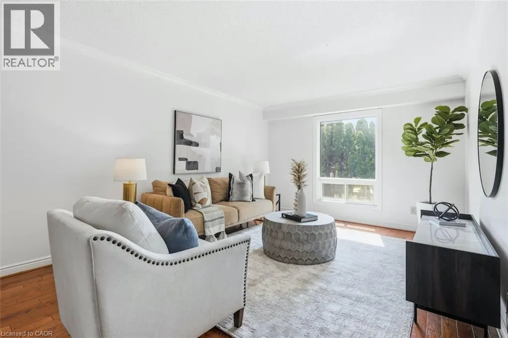 12 SUMNER Crescent