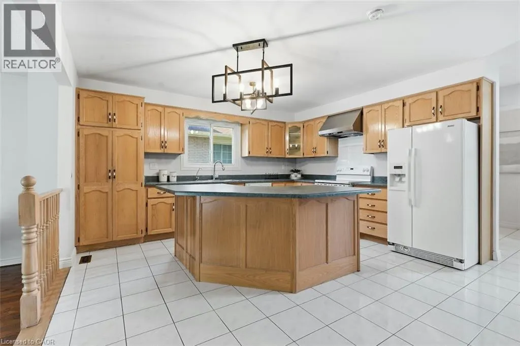 12 SUMNER Crescent