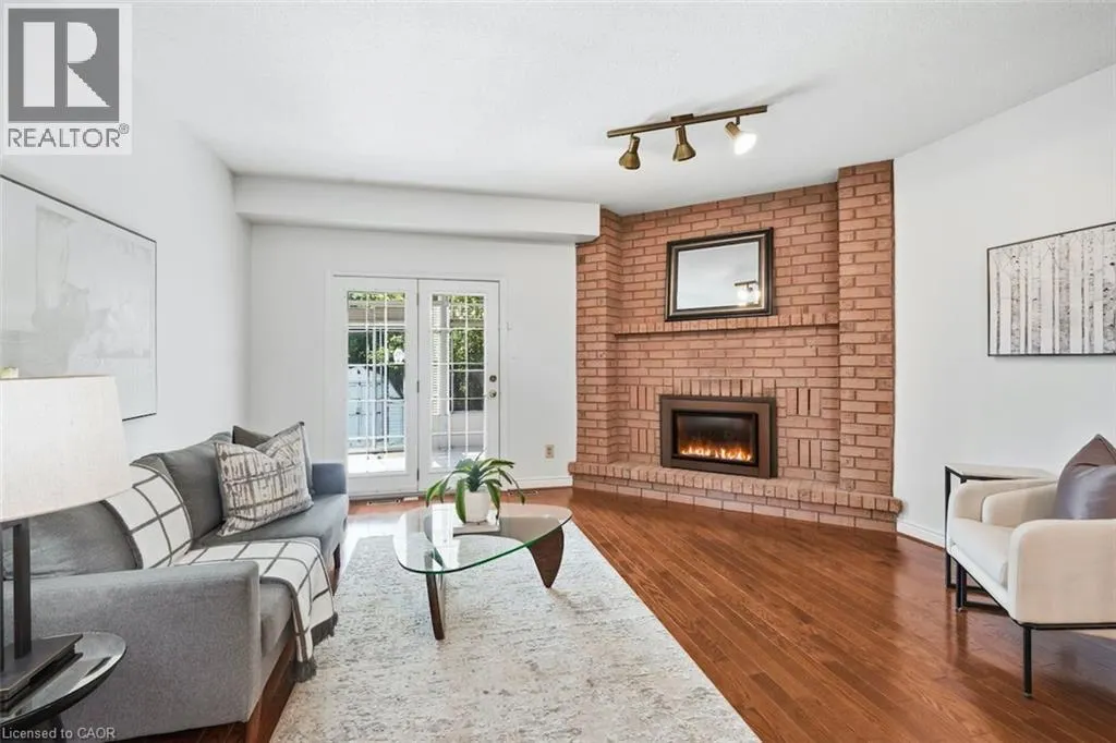 12 SUMNER Crescent