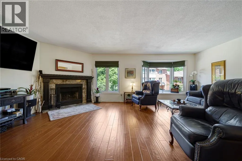30 OSLER Drive Unit# 25 #25